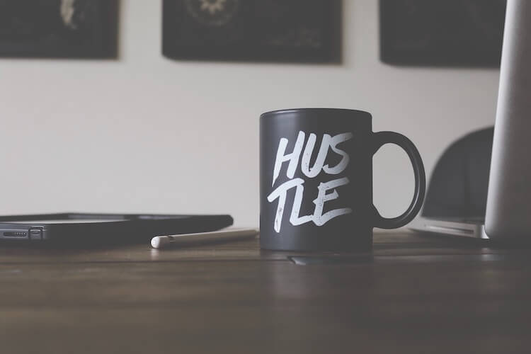 Start selling on amazon: image of a 'hustle' mug